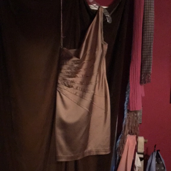 Gold dress - Picture 1 of 8